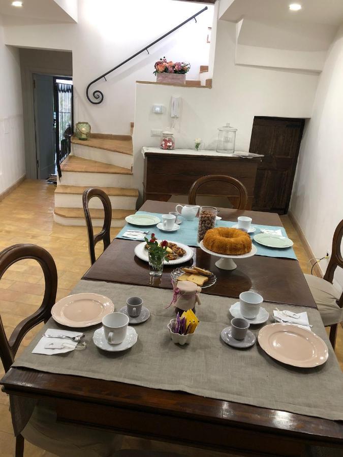 B&B Le Principesse Sermoneta Bagian luar foto