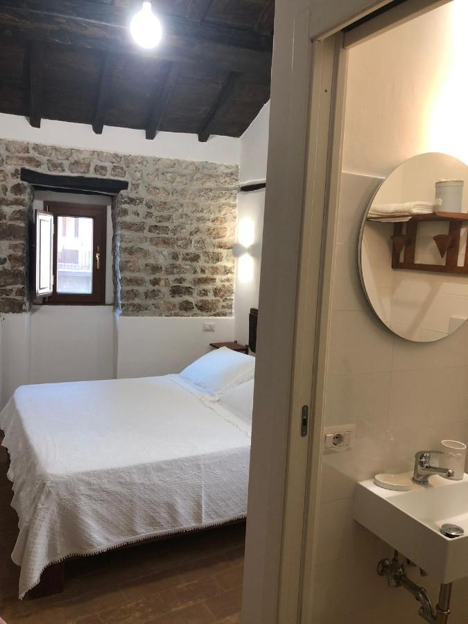 B&B Le Principesse Sermoneta Bagian luar foto