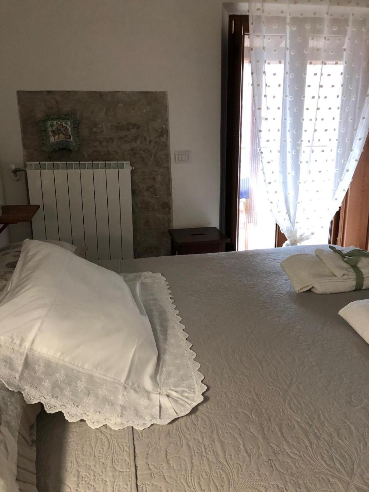 B&B Le Principesse Sermoneta Bagian luar foto
