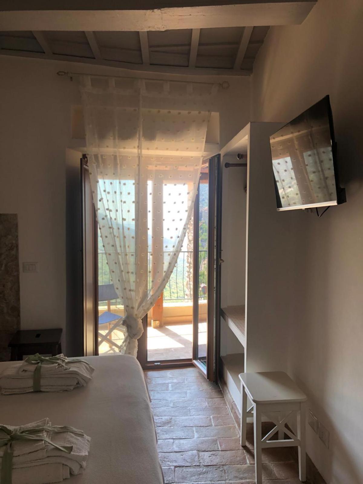 B&B Le Principesse Sermoneta Bagian luar foto